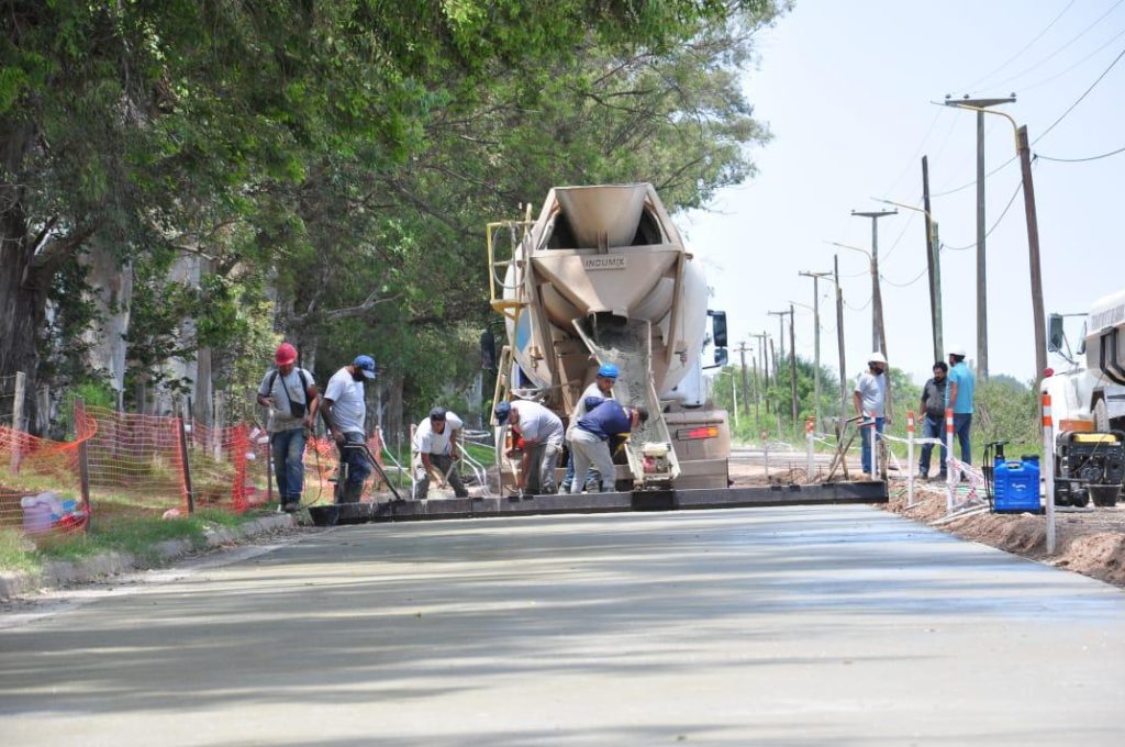 Estan por concluir la obra de pavimentacion en la avenida de la universidad en san francisco