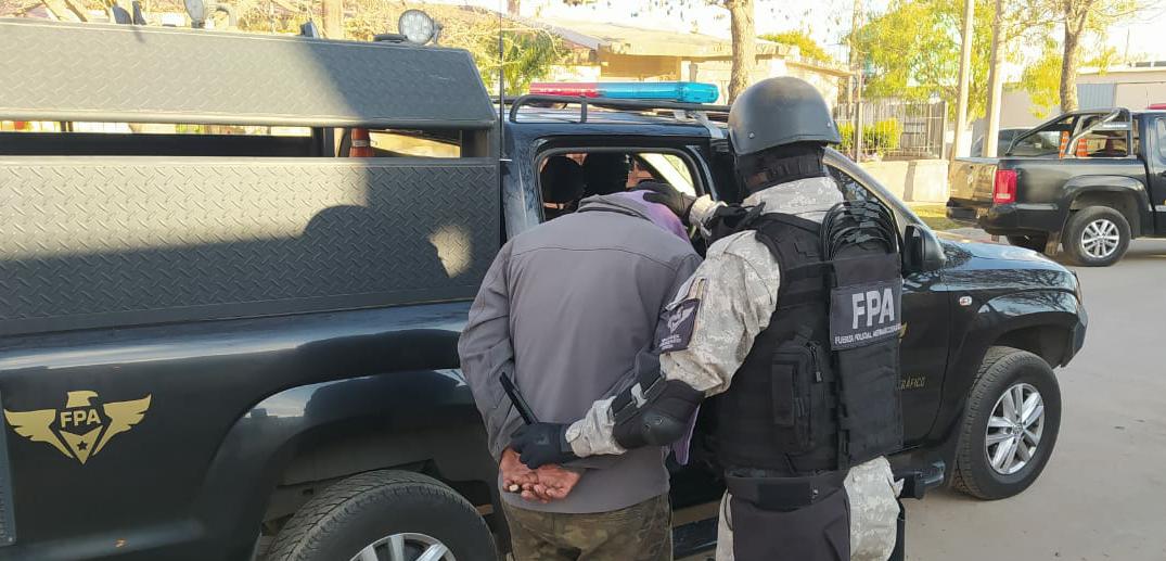 Dos detenios por presunta venta de drogas en Arroyito