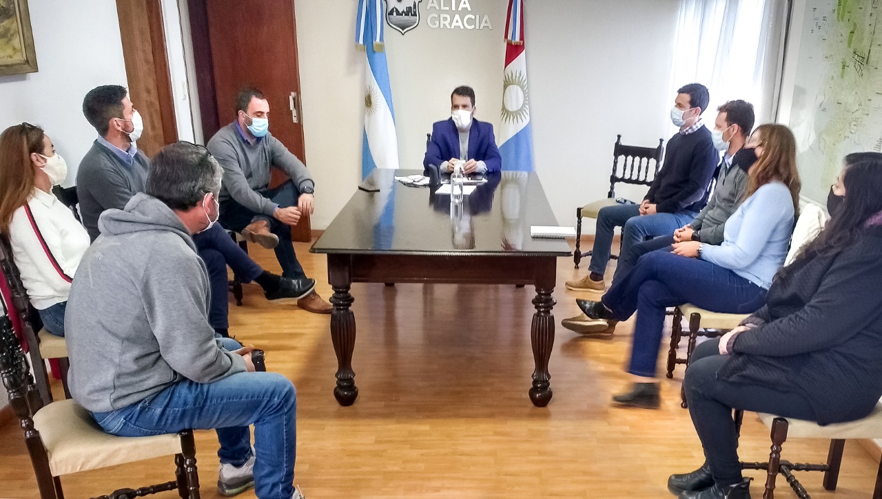 El Intendente se reunió con autoridades del Centro de Comercio