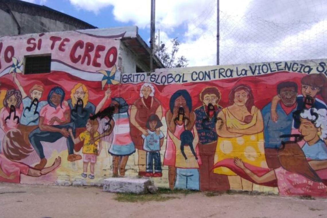 Vandalizaron un mural contra la violencia sexual en Capilla del Monte