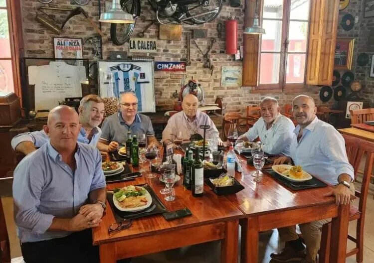 Almuerzo de Luis Juez con Domingo Cavallo