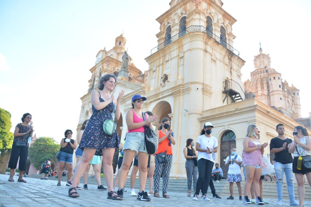 Imagen de turistas en la ciudad de Córdoba