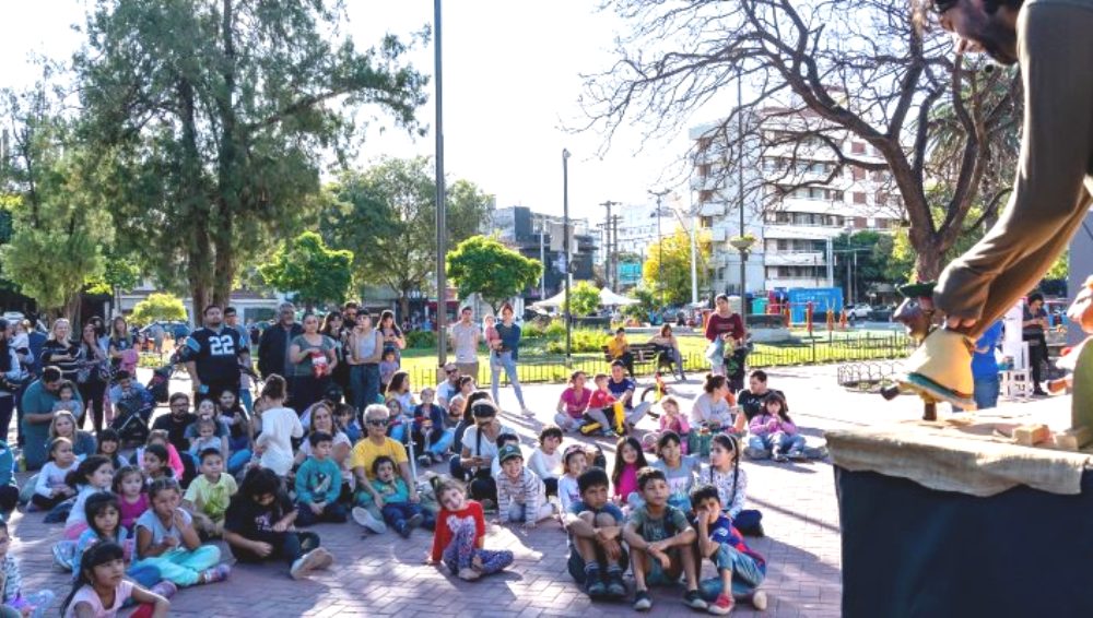 el Jardín Botánico, la Rueda Eiffel en el Parque Sarmiento, el Parque de la Biodiversidad, el Espacio Cervecería Córdoba de barrio Alberdi, las Supermanzanas, el Parque las Heras Elisa y la ciclovía elevada.