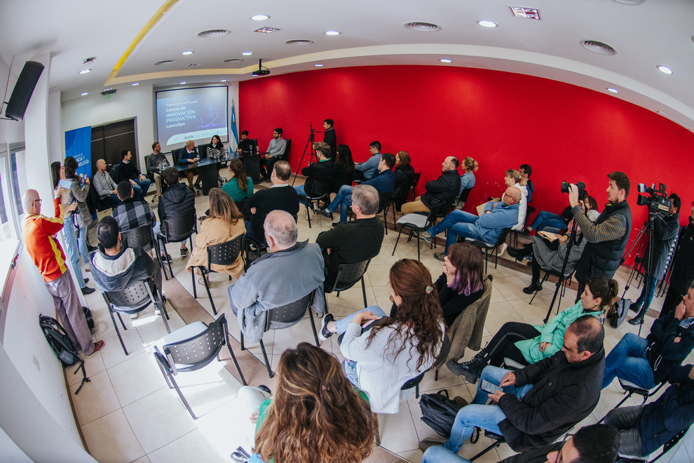 Con el propósito de crear un espacio donde confluyen sectores productivos y científicos tecnológicos, se presentó el Laboulaye, el proyecto del Centro de Innovación Productiva de la localidad.