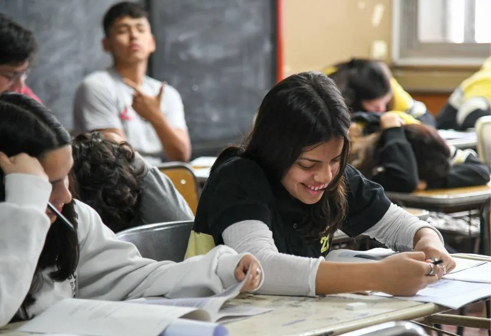 Durante toda la jornada, se aplicará de manera censal a alumnas y alumnos que cursan 6° grado de la escuela primaria.