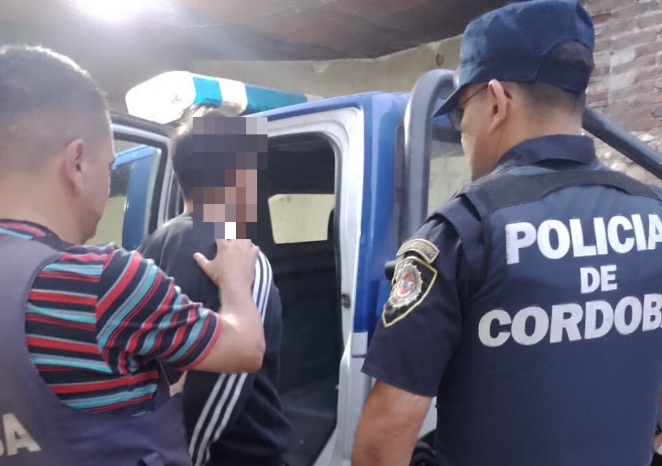 Desde la Unidad Regional Departamental Rio Segundo de la Policía de la Provincia de Córdoba dieron cuenta del allanamiento positivo con detención, tras un hecho de robo.