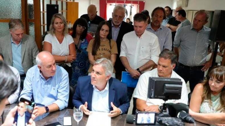 Llaryora reiteró el rechazo a las retenciones impulsadas por la Nación