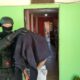 El operativo está vinculado al secuestro varias dosis de marihuana, hongos alucinógenos, balanzas digitales, plantas de cannabis sativa y dinero por parte de la Policía de Córdoba.