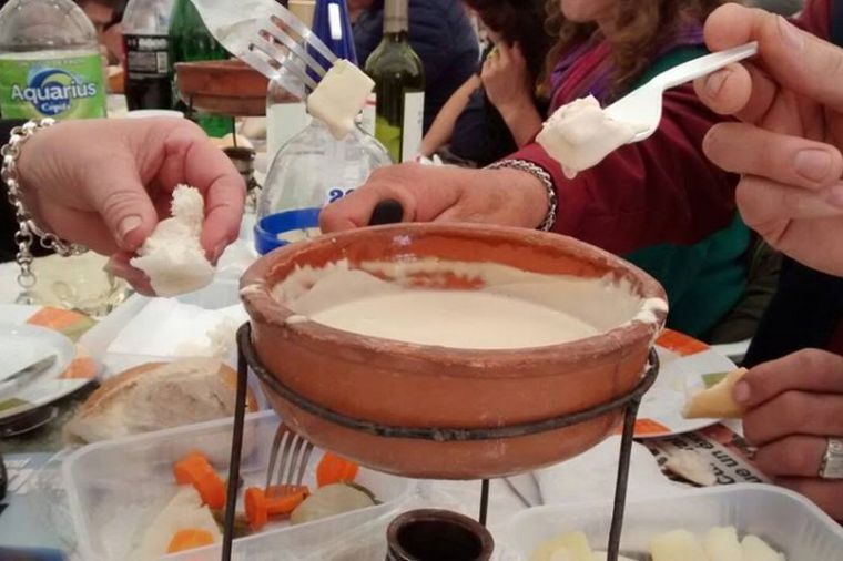 Esta propuesta gastronómica es una de las más importantes que ofrece el calendario turístico invernal en el interior de la Provincia de Córdoba.