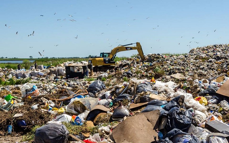 La ministra Victoria Flores destacó que el Fondo de Financiamiento Ambiental «es una acción concreta que muestra la voluntad política de acompañar a los gobiernos locales en la gestión de sus residuos«.